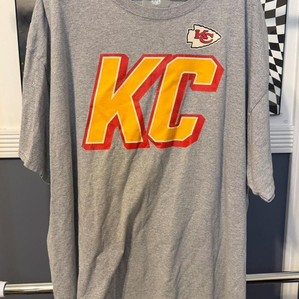 Kansas City Chiefs Tee with KC Graphic
